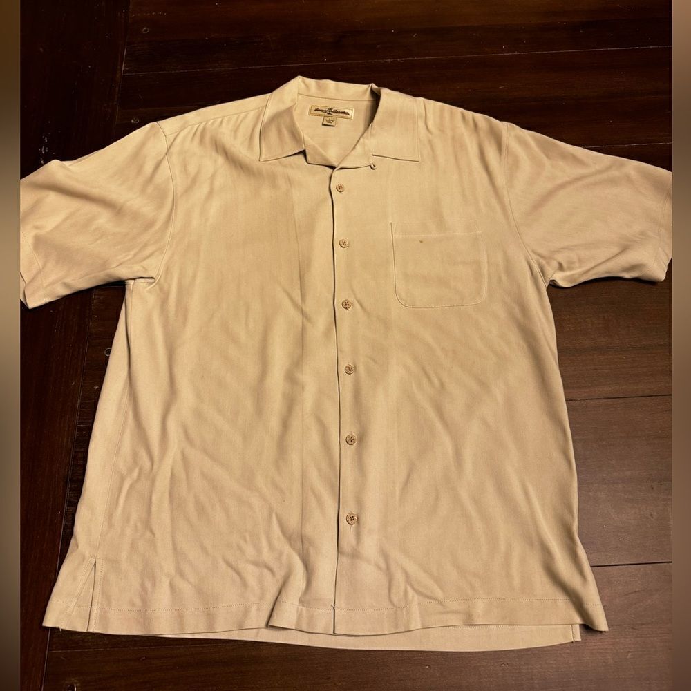 Tommy Bahama men’s shirt- Large.